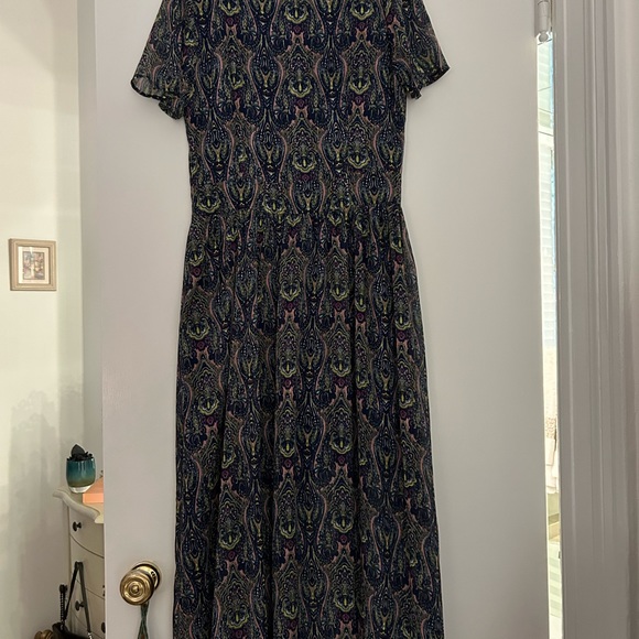 Maxi dress - never worn outside my home. Great condition - great color/pattern. - Picture 6 of 10